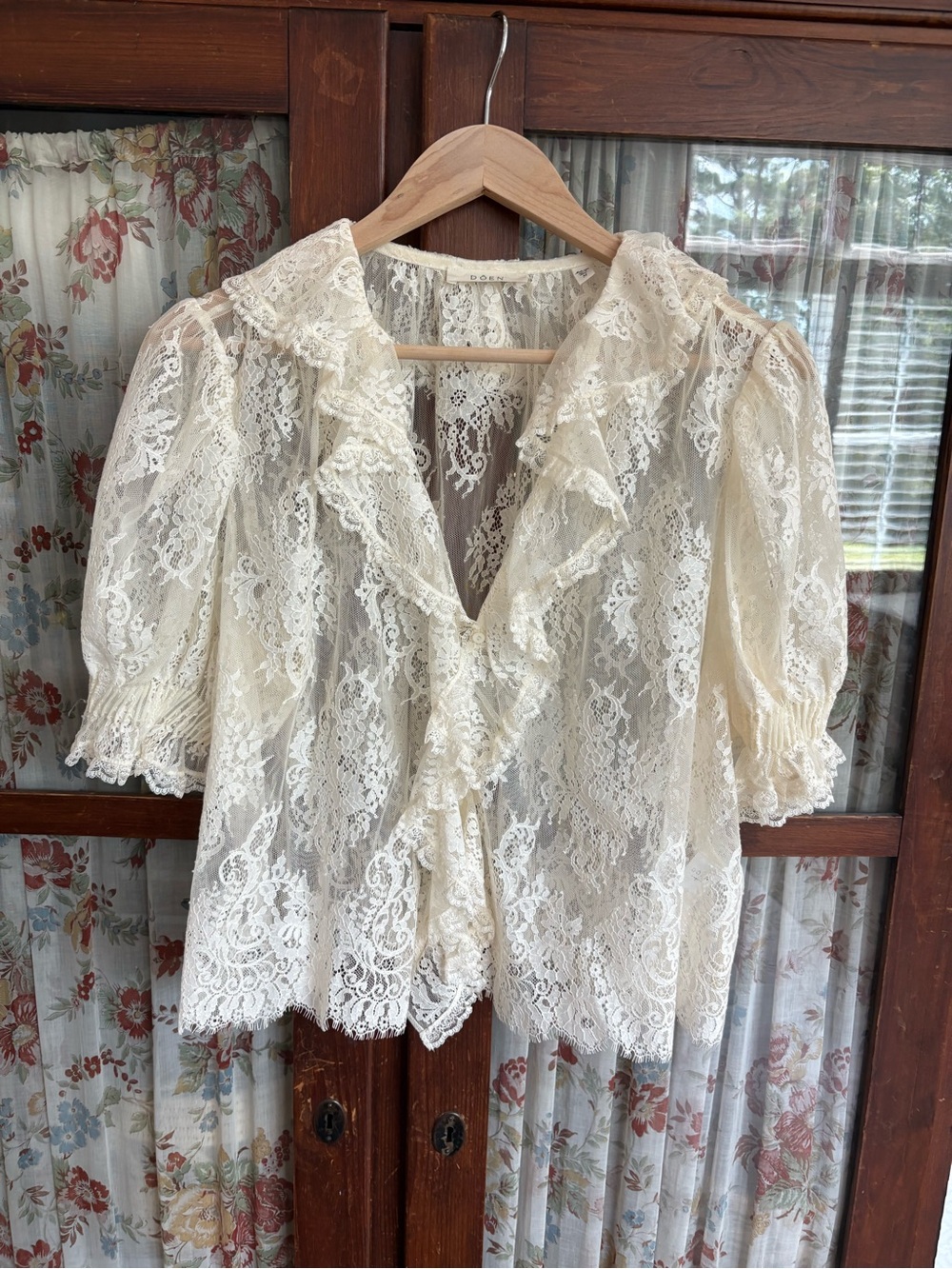 DOEN Lace Shear Ruffle V-Neck Blouse - Ivory M like new